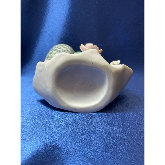 Vintage Enesco Porcelain Lady with Basket and Pink Flower - Picture 7 of 7